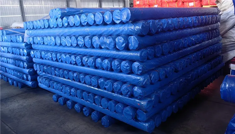 Blue PE Tarpaulinロールは、耐久性のある保護用です。